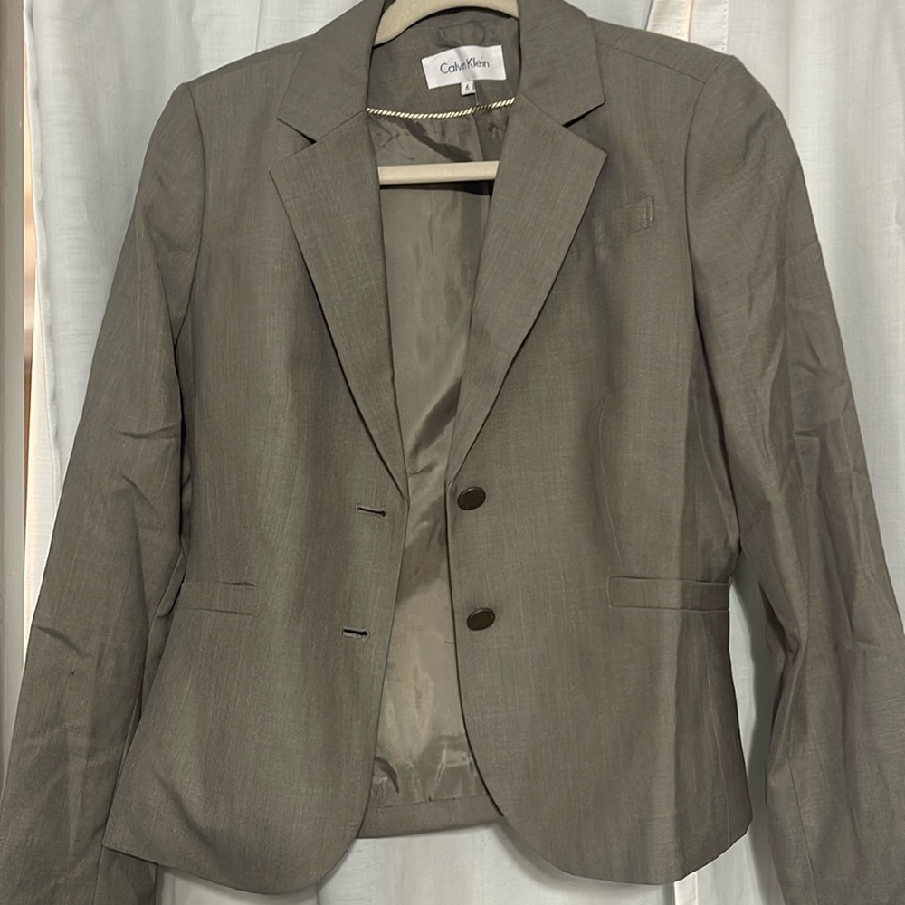 Calvin Klein suit jacket size 6 , color marble